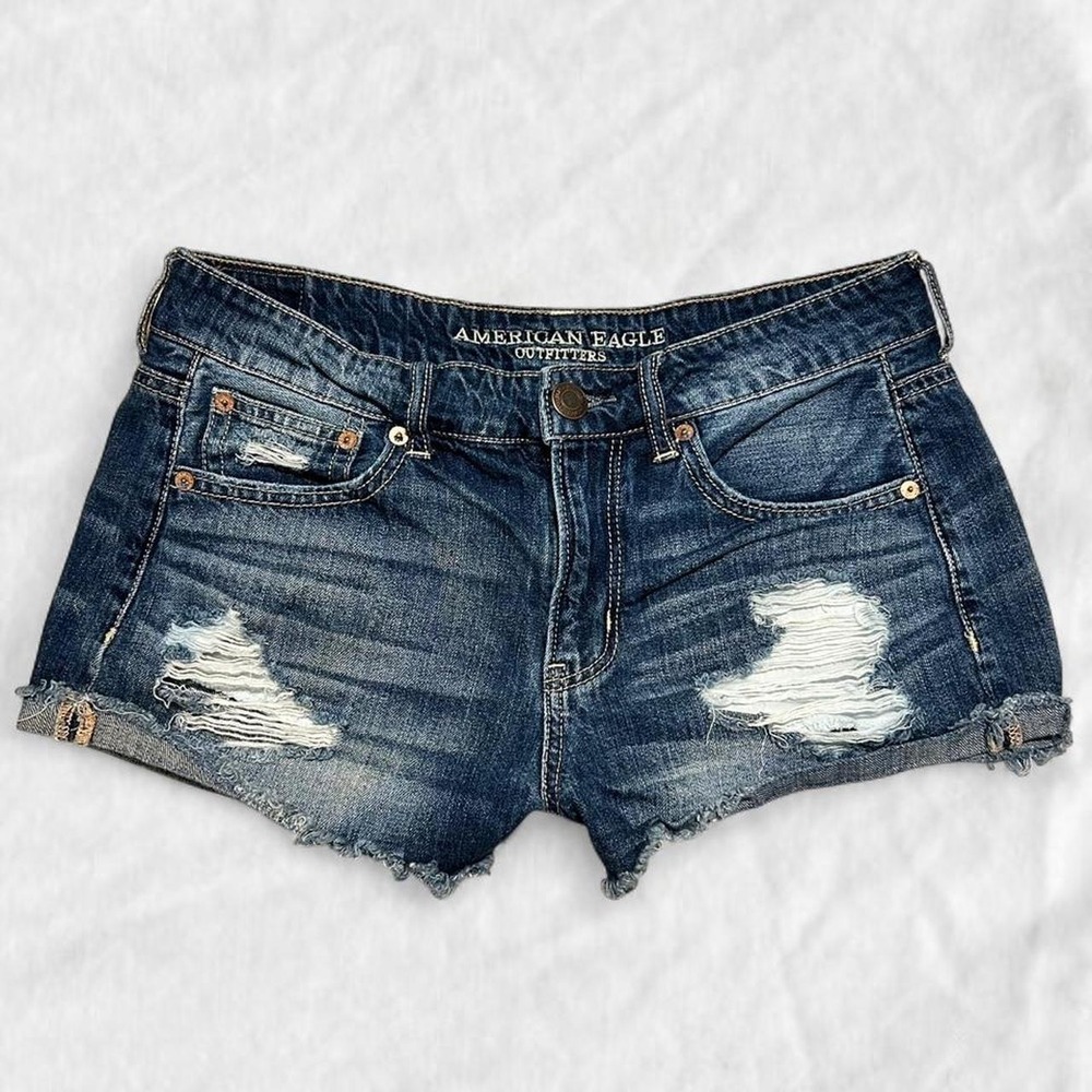 American Eagle mid rise distressed denim tomgirl shorts Size 6